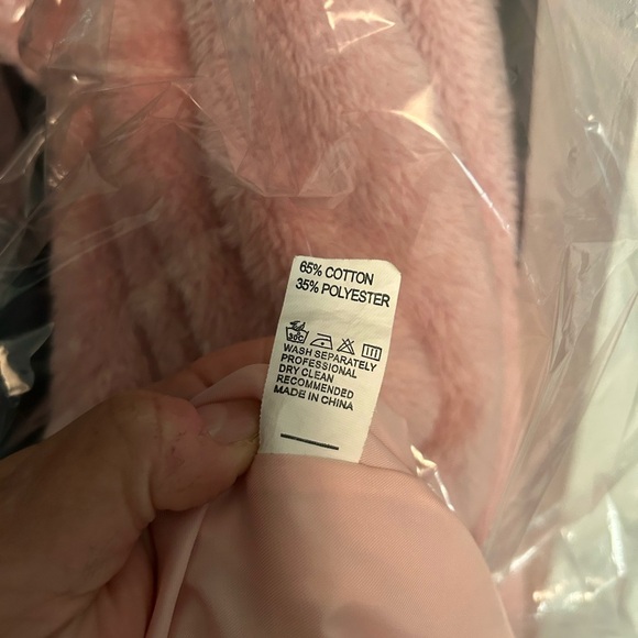 💗Baby Pink Faux Furry Collared Coat w/ Pockets by Angashion Size M💗 - Picture 14 of 14